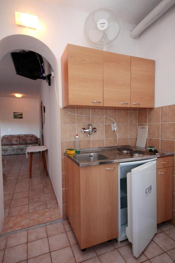 Apartments By The Sea Suha Punta, Rab - 5050 Kampor Exterior photo